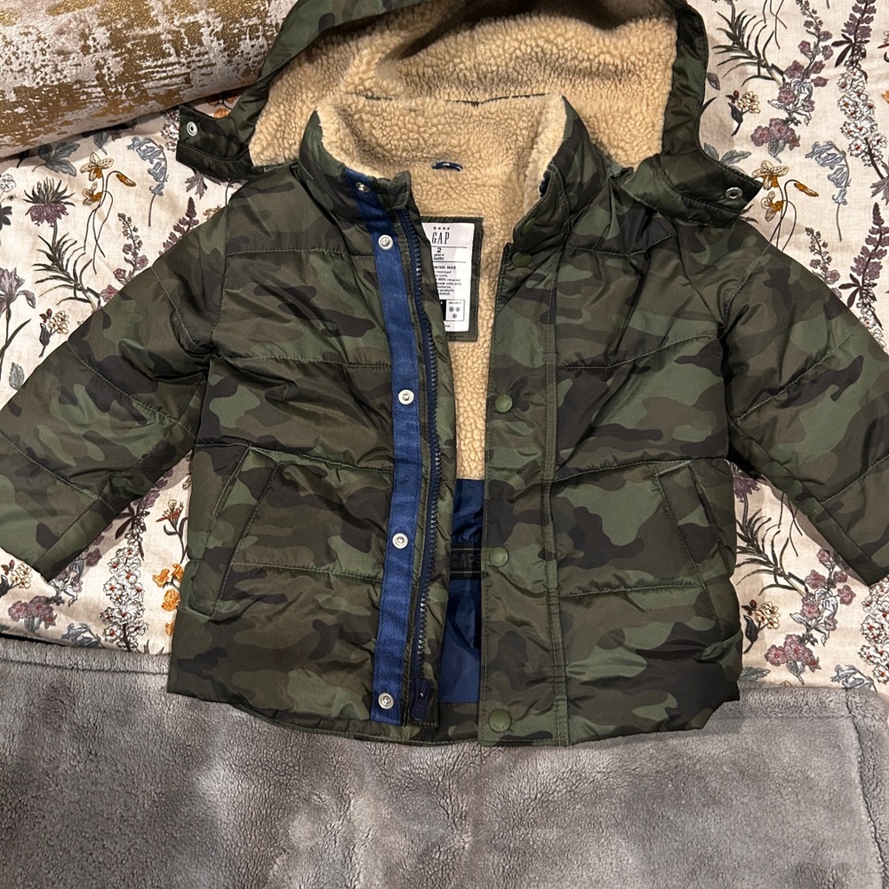 GAP Green Camouflage Puffer Jacket